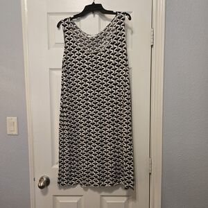Sleeveless Black and White Patterned Midi Dress